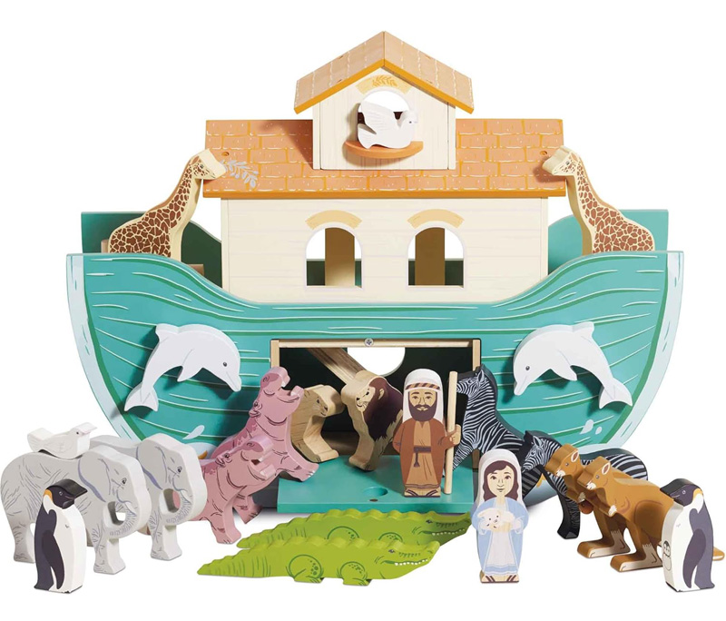 Le Toy Van wooden Noah’s Ark pretend play set with animal pairs